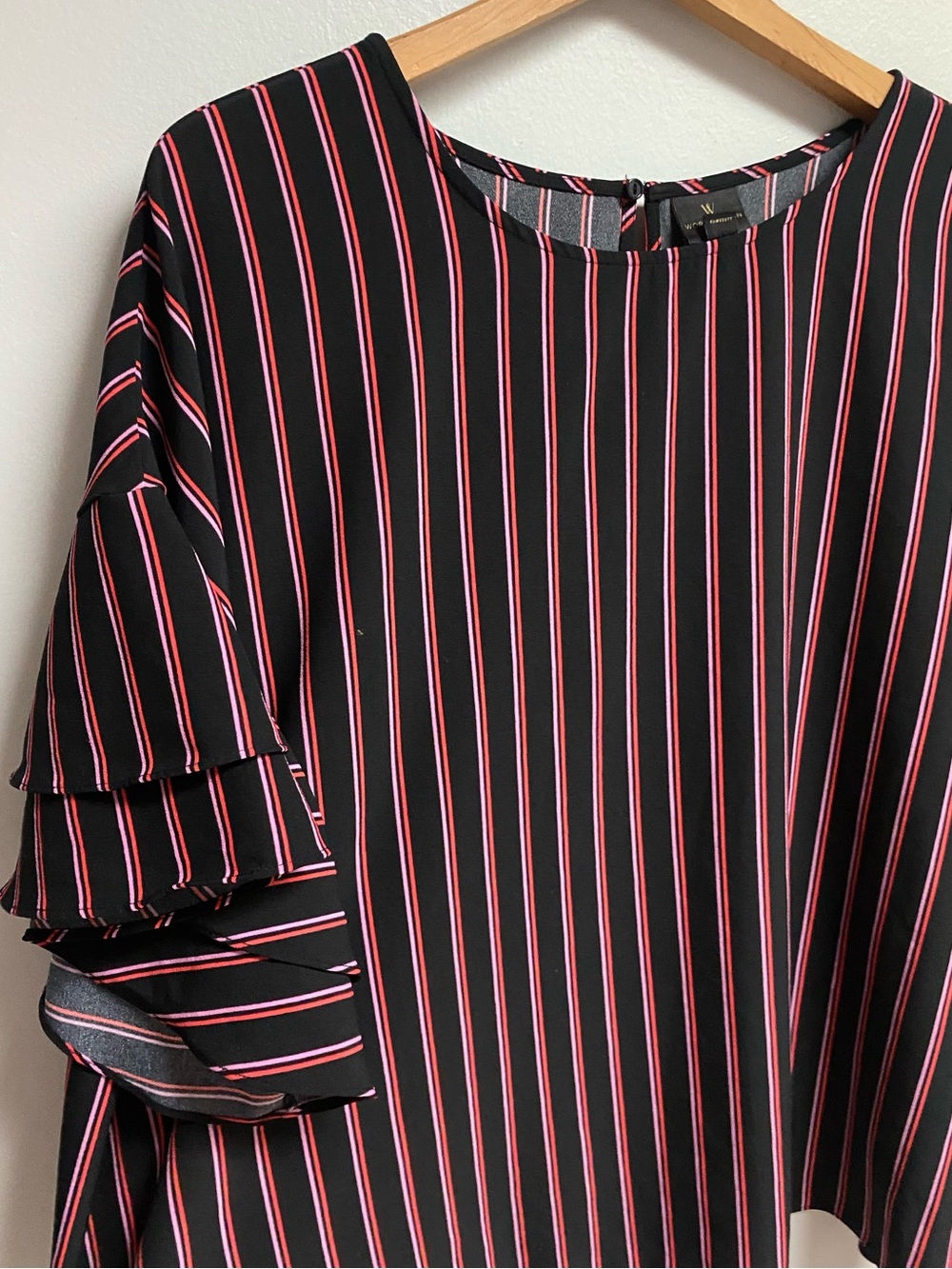 WORTHINGTON FLUTTER SLEEVE TOP - 2X - Picture 4 of 8